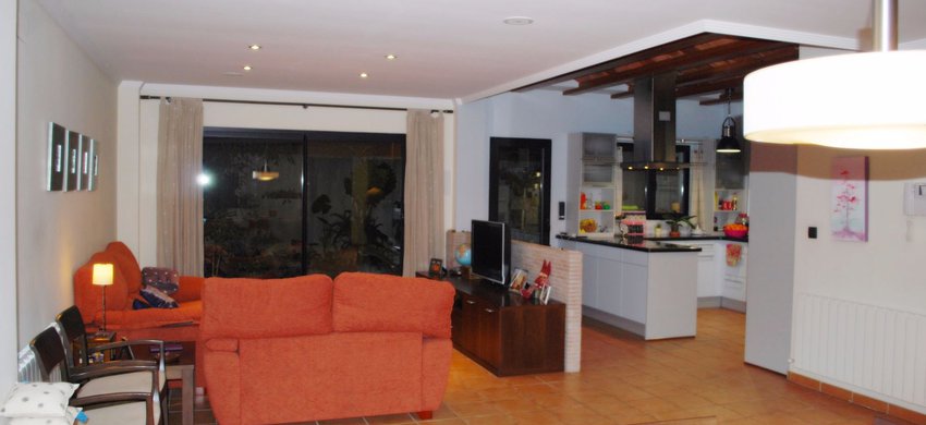 EXCELENTE CASA FAMILIAR