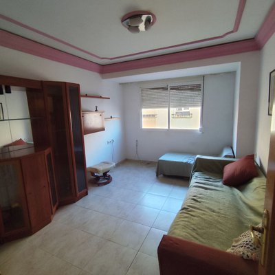 Piso de 3 habitaciones con un baño, sin ascensor, cerca del convento.