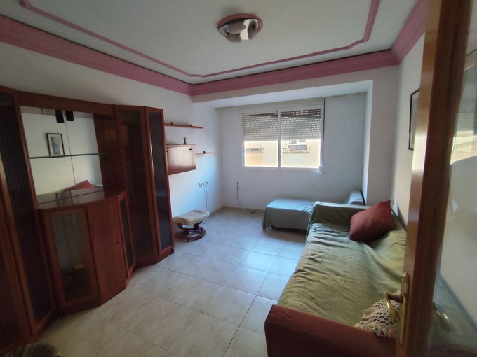 Piso de 3 habitaciones con un baño, sin ascensor, cerca del convento.