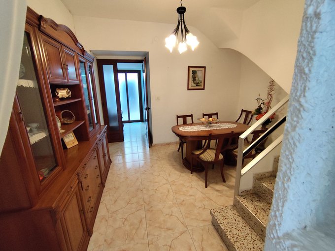 Vivienda cerca del centro del pueblo