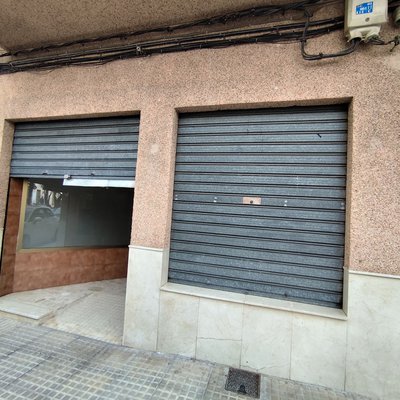 Local comercial en el centro del pueblo.