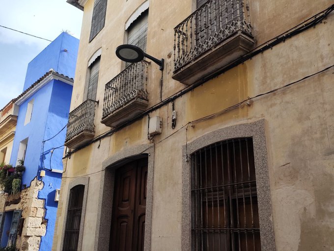 Casa señorial en el centro del pueblo.