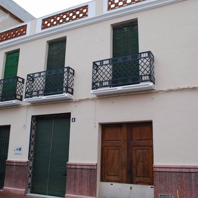 CASA DE POBLE AMB PATI