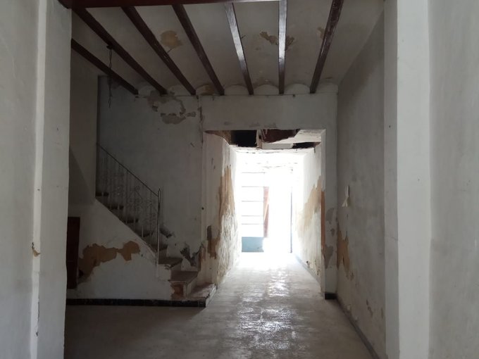 Vivienda céntrica al lado de una iglesia.