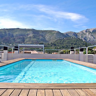 ÁTICO CON PISCINA EN LA AZOTEA EN ADSUBIA